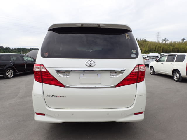 TOYOTA Alphard thumbnail 4
