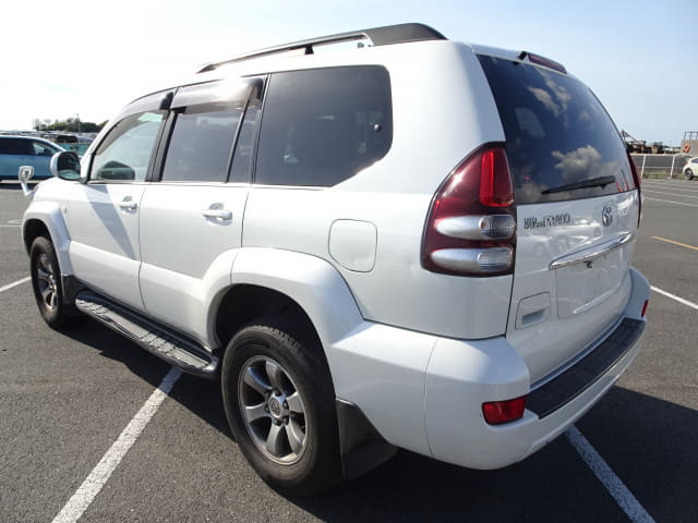 TOYOTA Land Cruiser Prado thumbnail 3