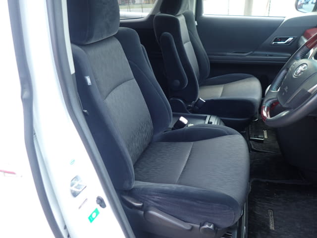 TOYOTA Alphard thumbnail 25