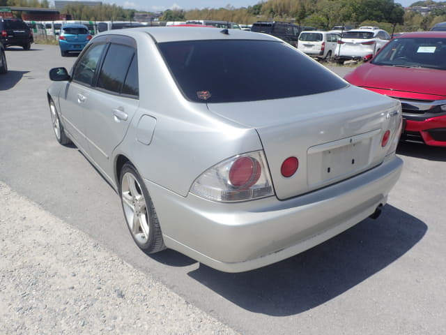 TOYOTA Altezza thumbnail 3