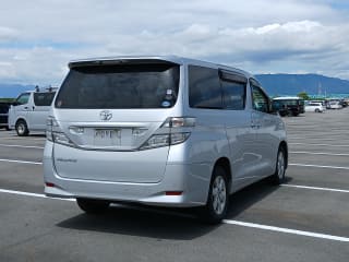 2010 TOYOTA Vellfire