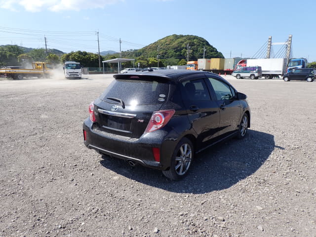 TOYOTA Vitz thumbnail 5