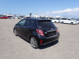 2011 TOYOTA Vitz