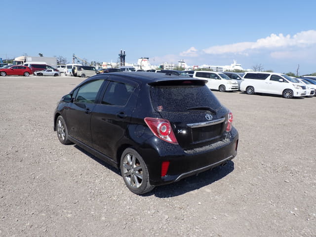 TOYOTA Vitz thumbnail 3
