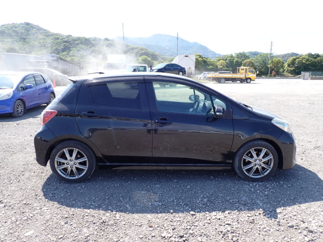 TOYOTA Vitz thumbnail 6