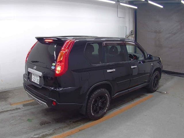 NISSAN X-Trail thumbnail 2