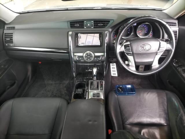 TOYOTA Mark X thumbnail 3