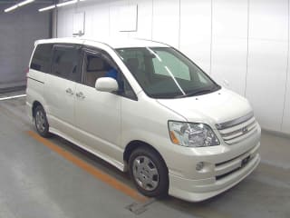 2006 TOYOTA Noah