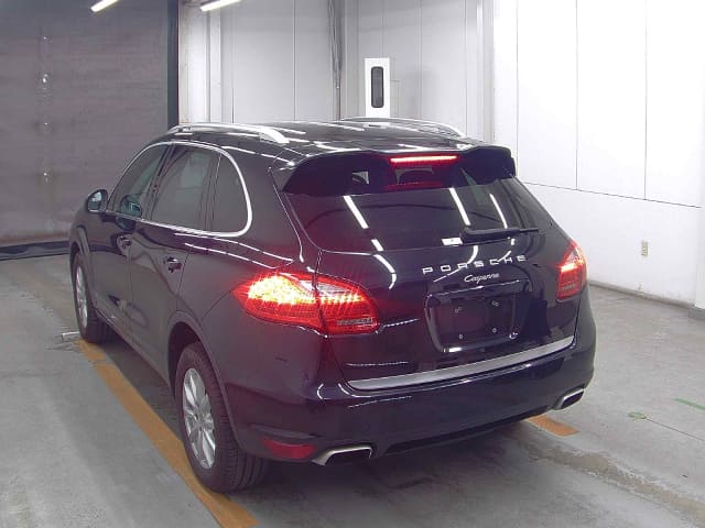 Porsche Cayenne thumbnail 3