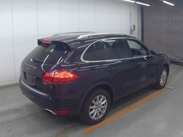 Porsche Cayenne thumbnail 2