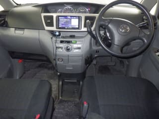 2005 TOYOTA Voxy
