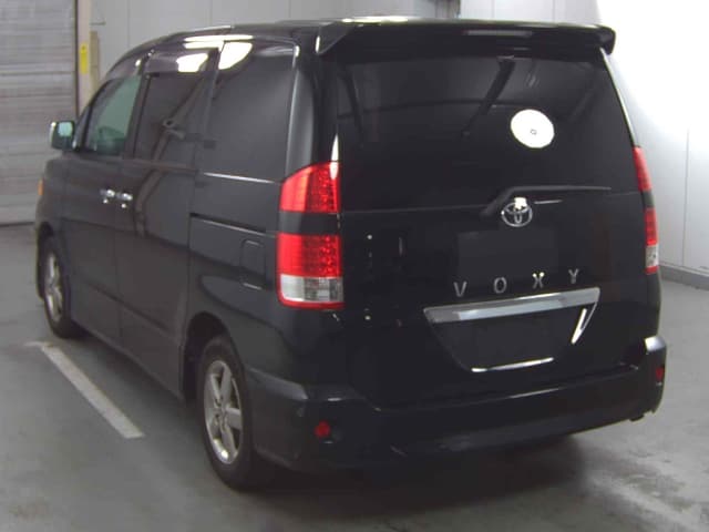 TOYOTA Voxy thumbnail 6
