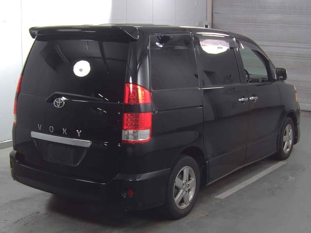 TOYOTA Voxy thumbnail 2