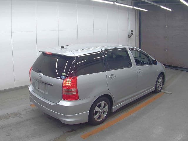 TOYOTA Wish thumbnail 2