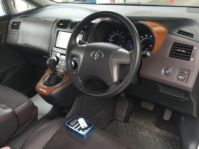 TOYOTA Mark X Zio thumbnail 3