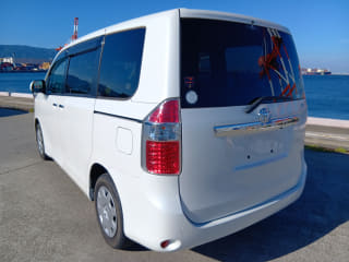 2009 TOYOTA Noah