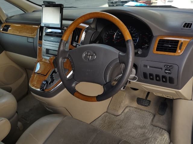 TOYOTA Alphard thumbnail 3