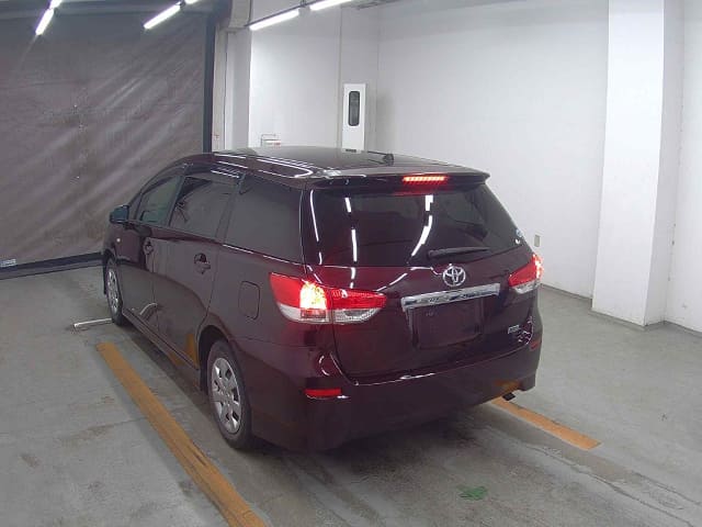 TOYOTA Wish thumbnail 3