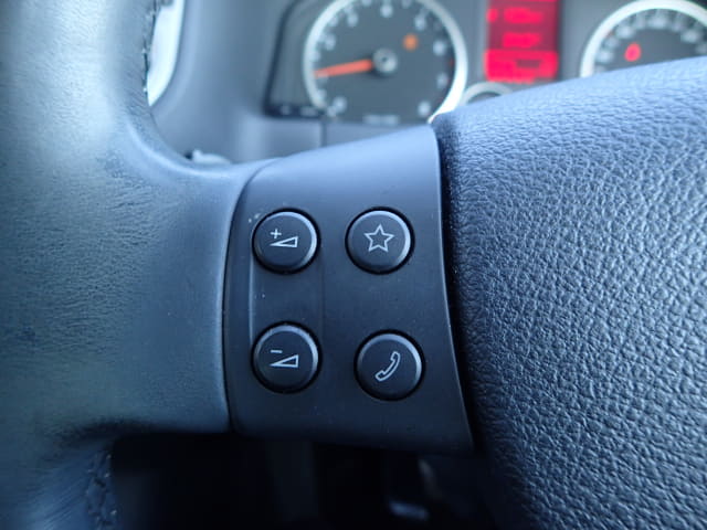 VOLKSWAGEN Tiguan thumbnail 39