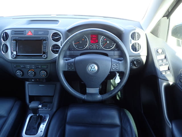 VOLKSWAGEN Tiguan thumbnail 32