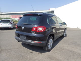 2009 VOLKSWAGEN Tiguan