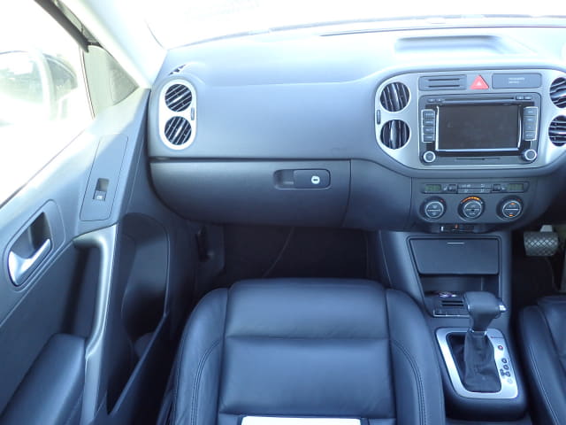 VOLKSWAGEN Tiguan thumbnail 33