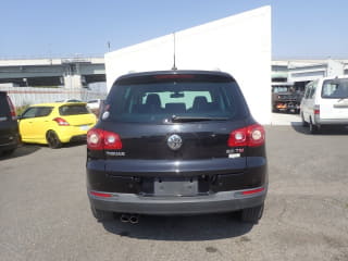 2009 VOLKSWAGEN Tiguan