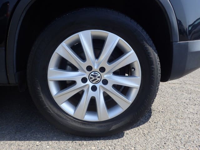 VOLKSWAGEN Tiguan thumbnail 10