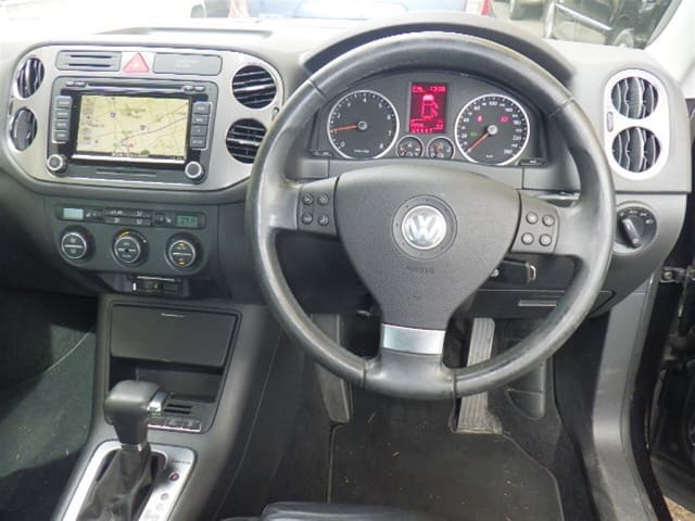 VOLKSWAGEN Tiguan thumbnail 57