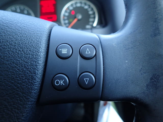 VOLKSWAGEN Tiguan thumbnail 40