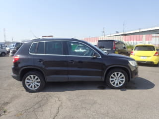 2009 VOLKSWAGEN Tiguan