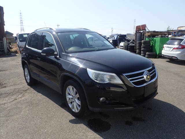 VOLKSWAGEN Tiguan thumbnail 7