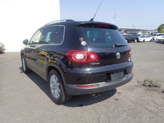 2009 VOLKSWAGEN Tiguan
