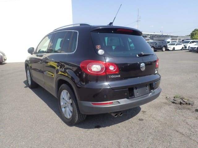 VOLKSWAGEN Tiguan thumbnail 3