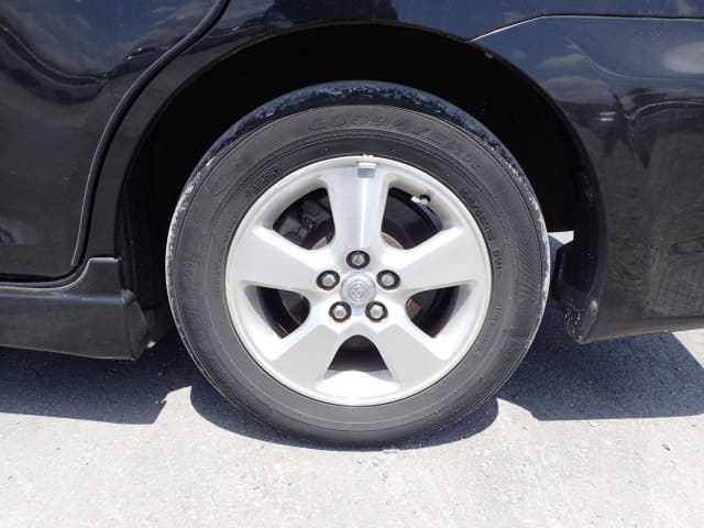 TOYOTA Wish thumbnail 10