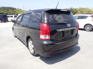 2005 TOYOTA Wish