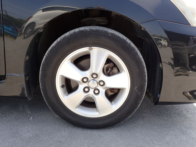 TOYOTA Wish thumbnail 12
