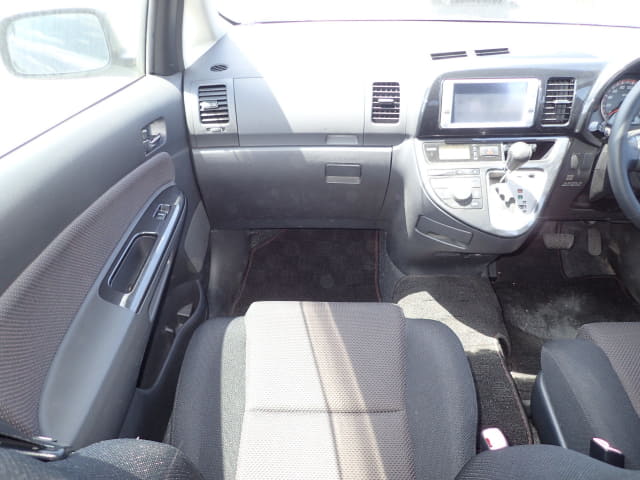 TOYOTA Wish thumbnail 34