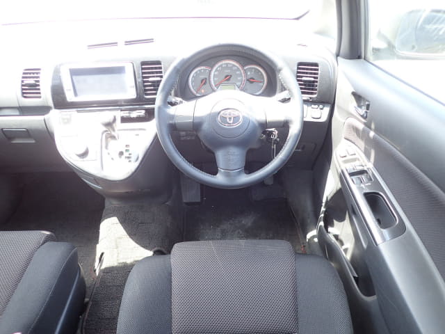 TOYOTA Wish thumbnail 33