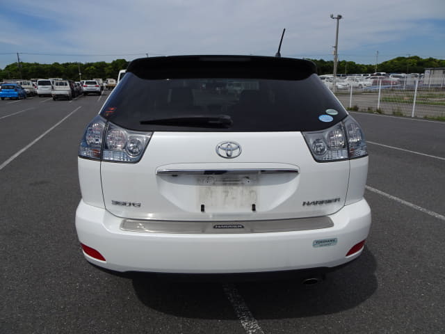 TOYOTA Harrier thumbnail 4