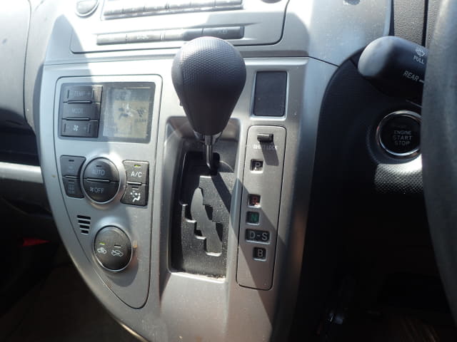 TOYOTA Ractis thumbnail 36