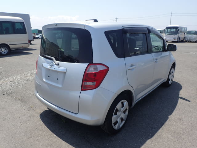 TOYOTA Ractis thumbnail 5