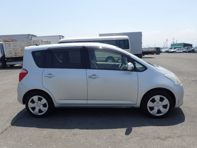 TOYOTA Ractis thumbnail 6