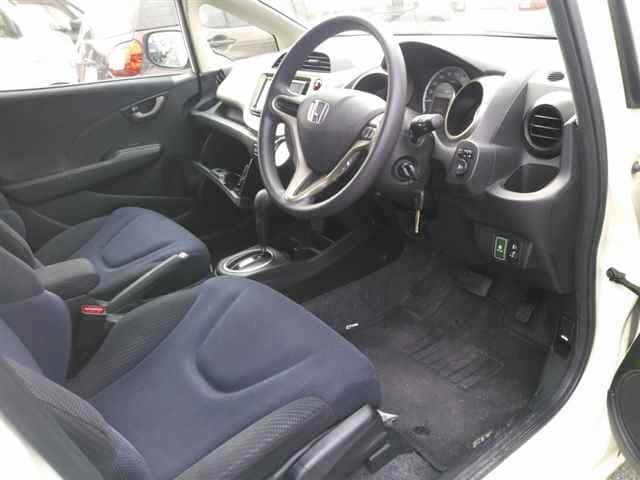 HONDA Fit Hybrid thumbnail 8
