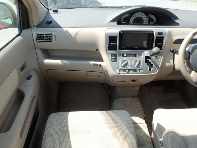 TOYOTA Raum thumbnail 32