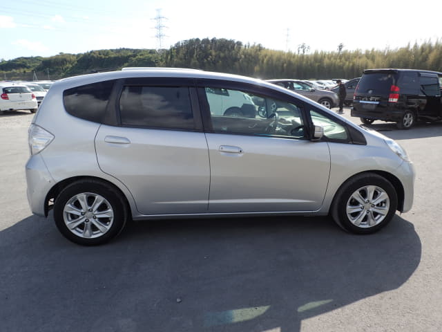 HONDA Fit Hybrid thumbnail 6