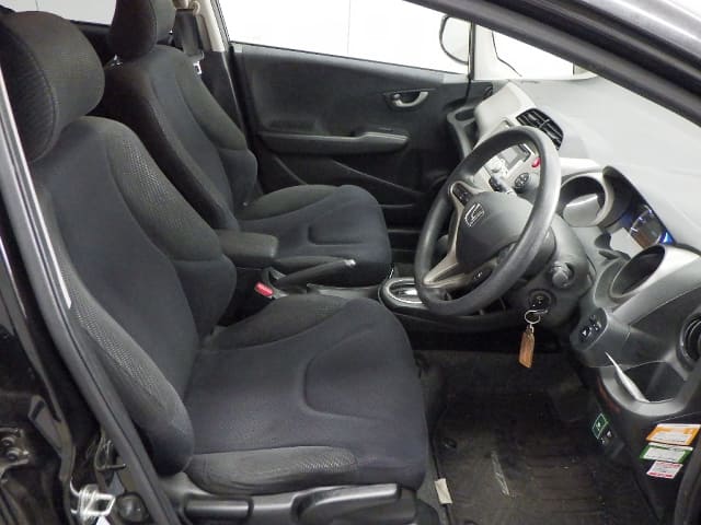 HONDA Fit Hybrid thumbnail 4