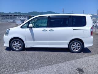 2009 TOYOTA Noah