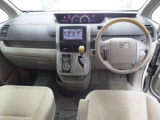2009 TOYOTA Noah