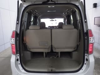 2009 TOYOTA Noah